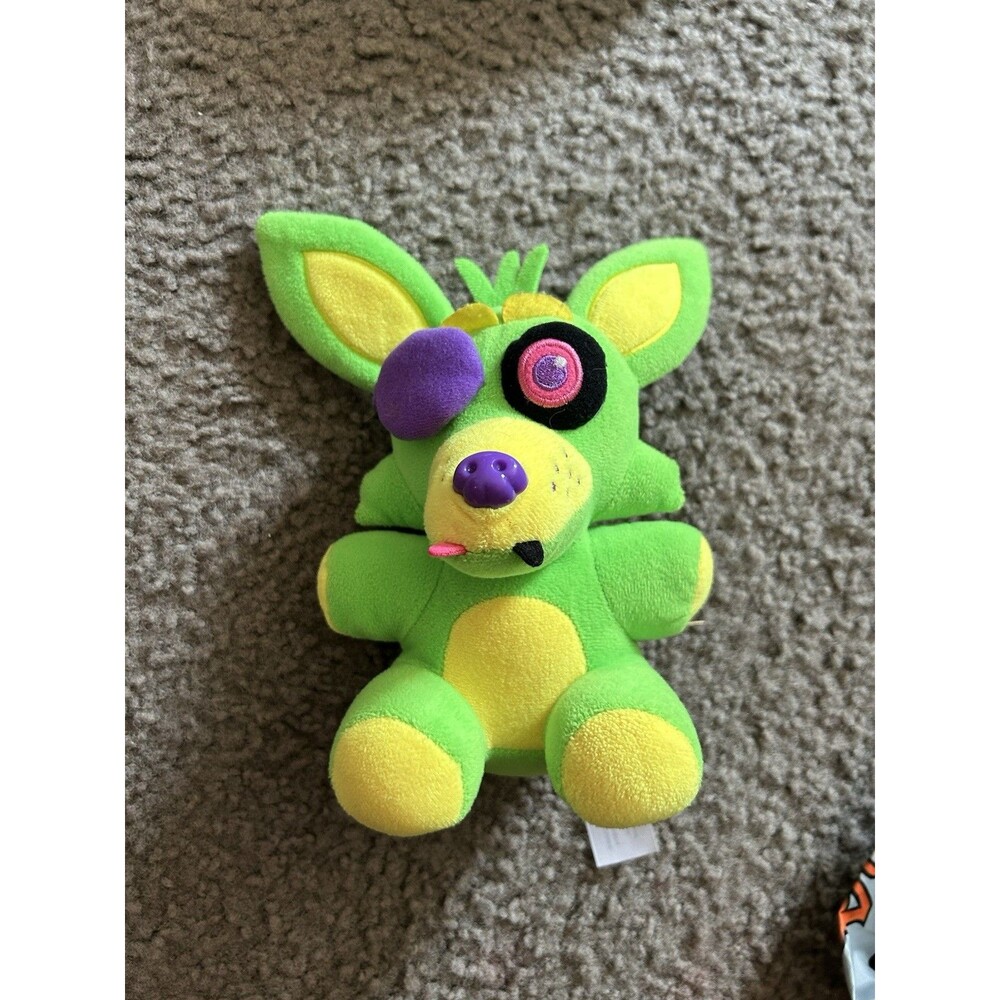FNAF Funko 2017 Five Nights At Freddy's Plush Blacklight Neon Foxy - Green 8"
